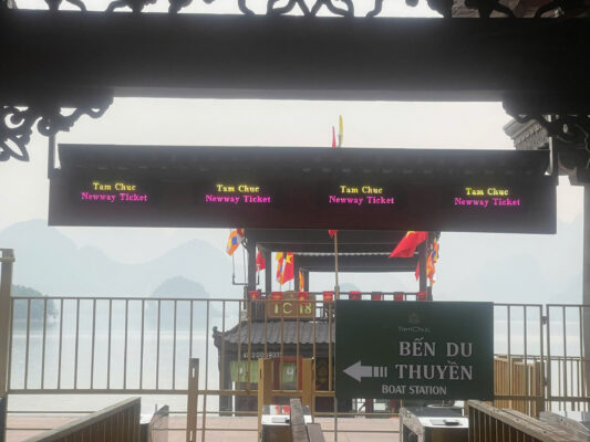 Bảng led hiển thị tên vé qua làn kiểm soát